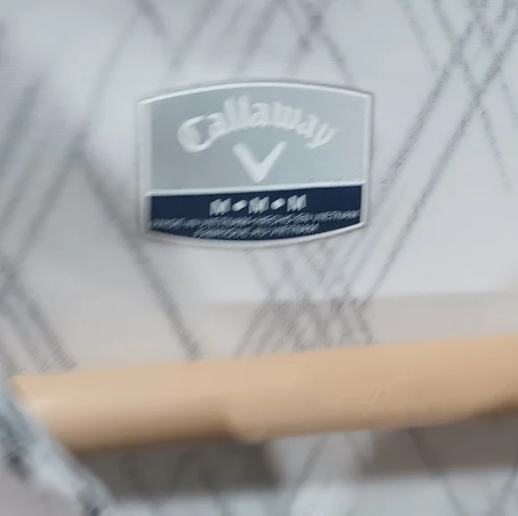 Woman's Callaway sleeveless golf shirt Medium in a cross scratch design ⛳🏌️‍♂️ - Picture 2 of 7